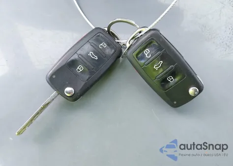 2015 Volkswagen Passat 1.8T S из США, поврежденный, VIN 1VWAS7A35FC054110